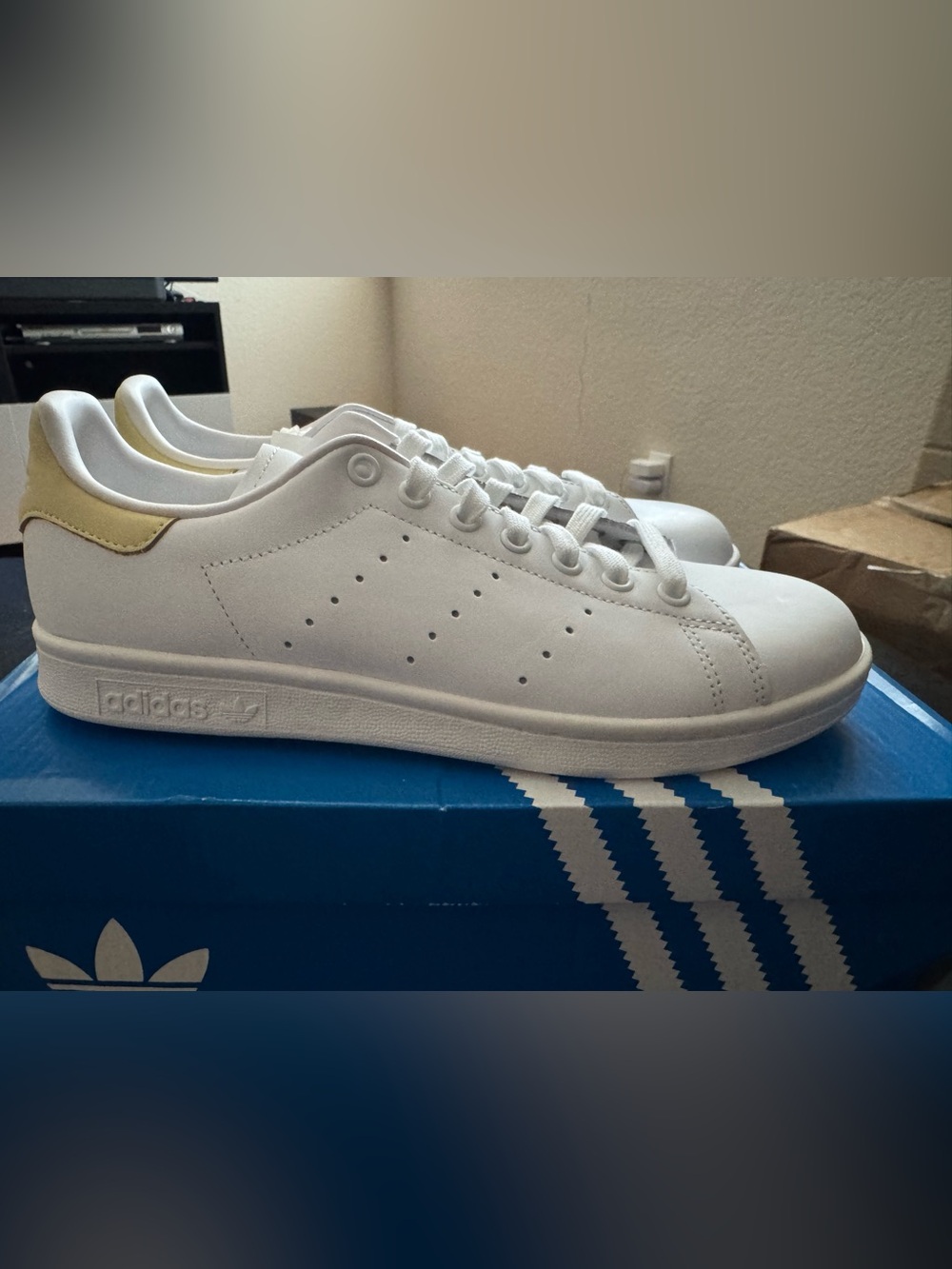 adidas Stan Smith Easy Yellow, Size 8M/9W. NWT. Free adidas socks with purchase